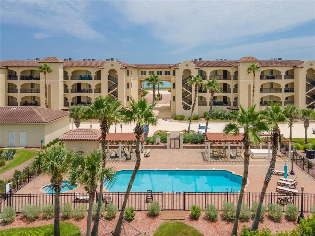 Exterior, Pool