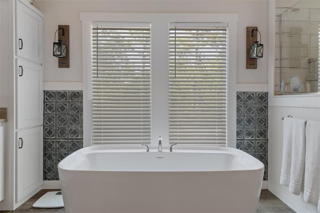 Bathroom, Free Standing Baths, Interior