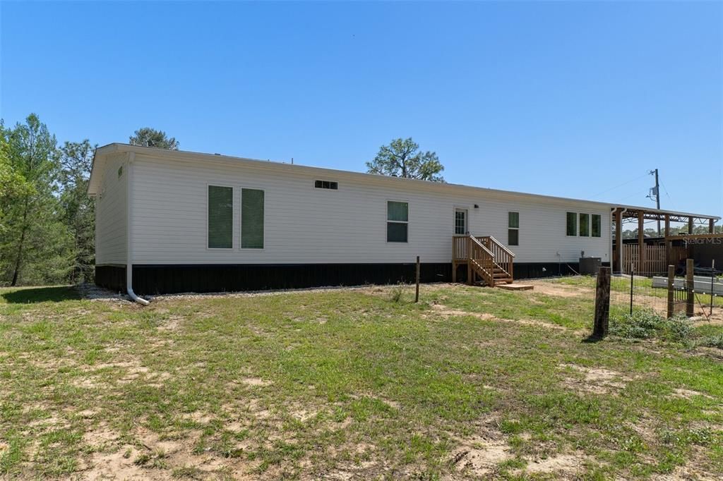 Backyard, Exterior