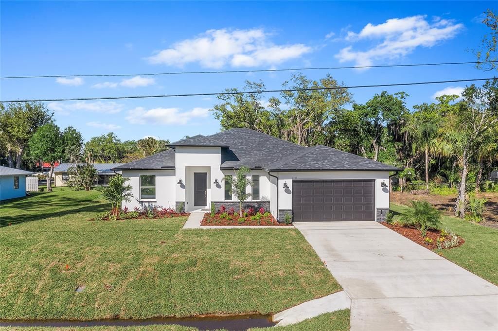 Attached, Backyard, Exterior, Facade, French Provincial