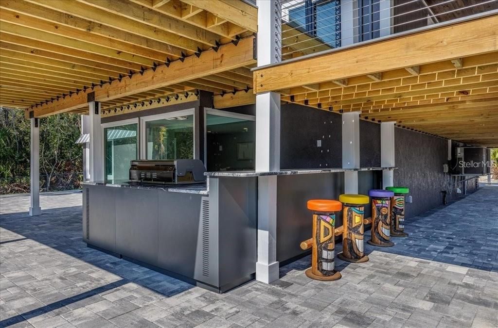 Exterior, Outdoor Kitchen