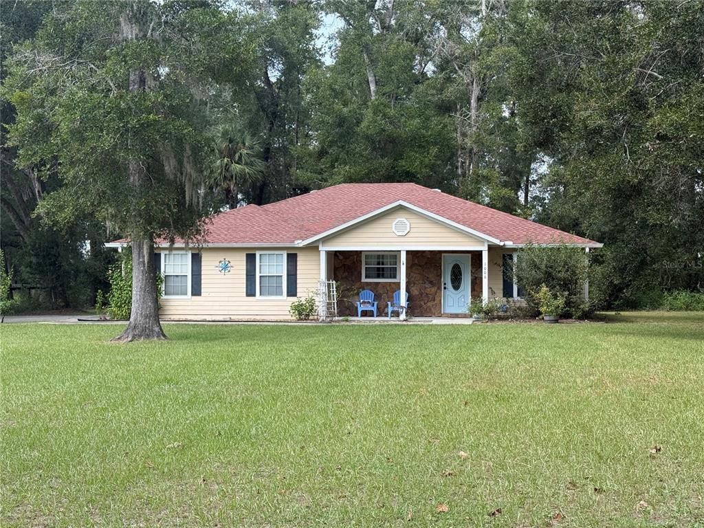 Backyard, Exterior, Facade, Ranch