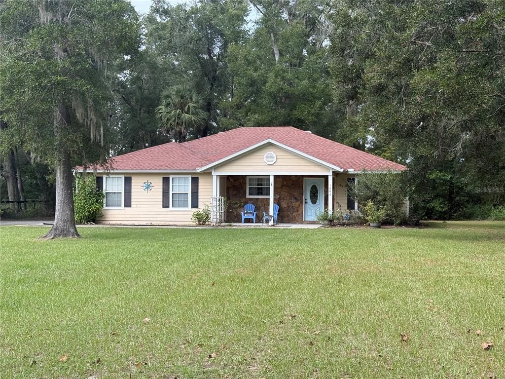 Backyard, Exterior, Facade, Ranch