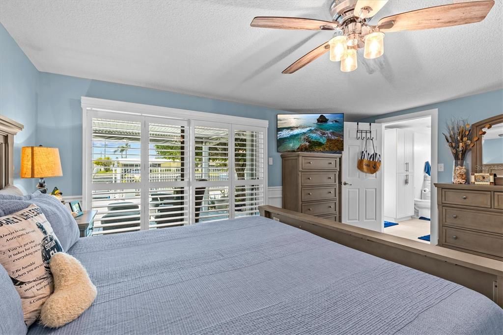 Bedroom, Interior, Water