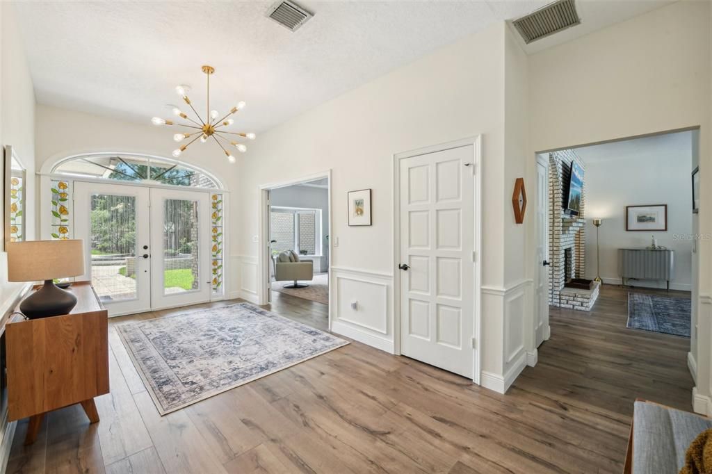 Interior, Pendant Lights, Wood Texture Flooring