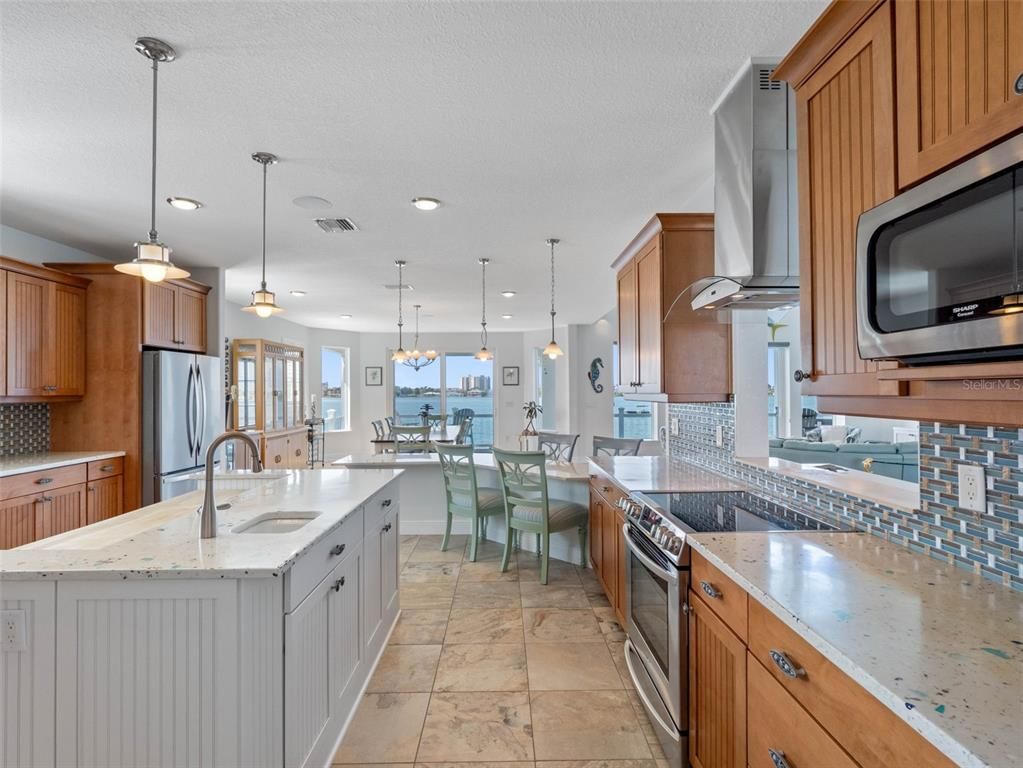 Chandelier, Dining room, Interior, Kitchen, Pendant Lights, Recessed Lighting, Stainless Steel Appliances, Water