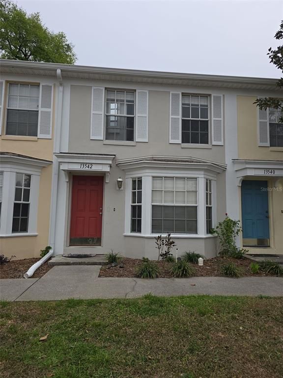 Exterior, Facade, Rowhouse