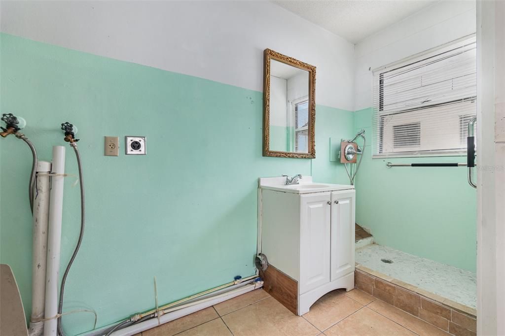 Interior, Washer