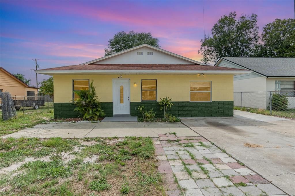 Backyard, Exterior, Facade, Ranch