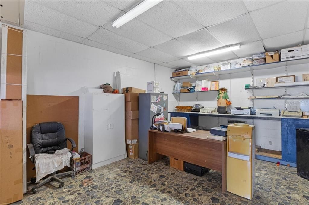 Home Office, Interior