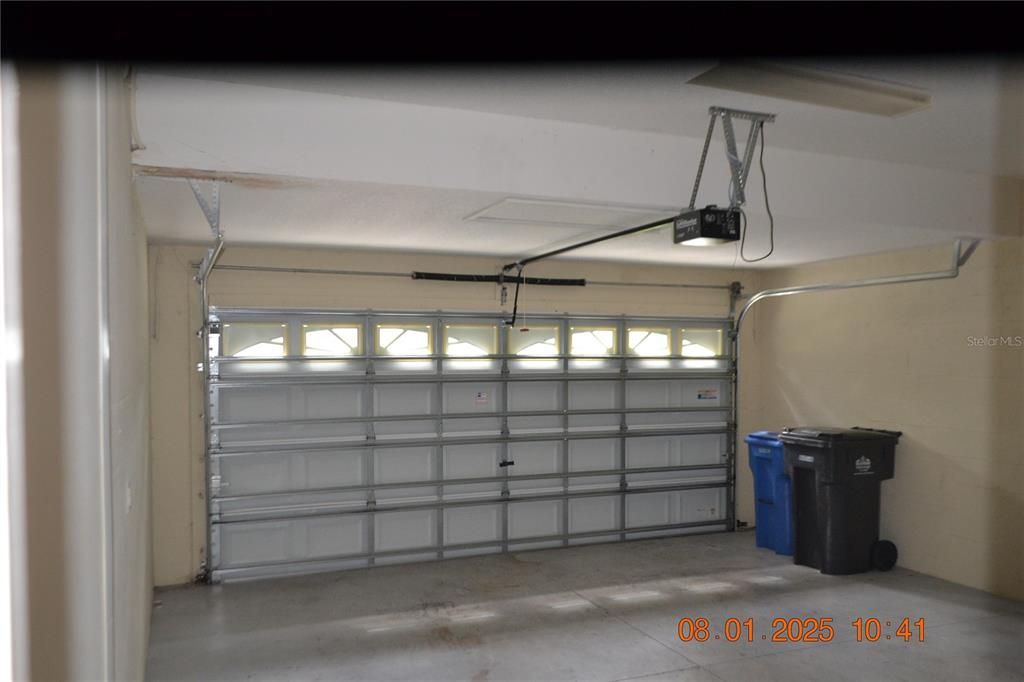 Garage, Interior