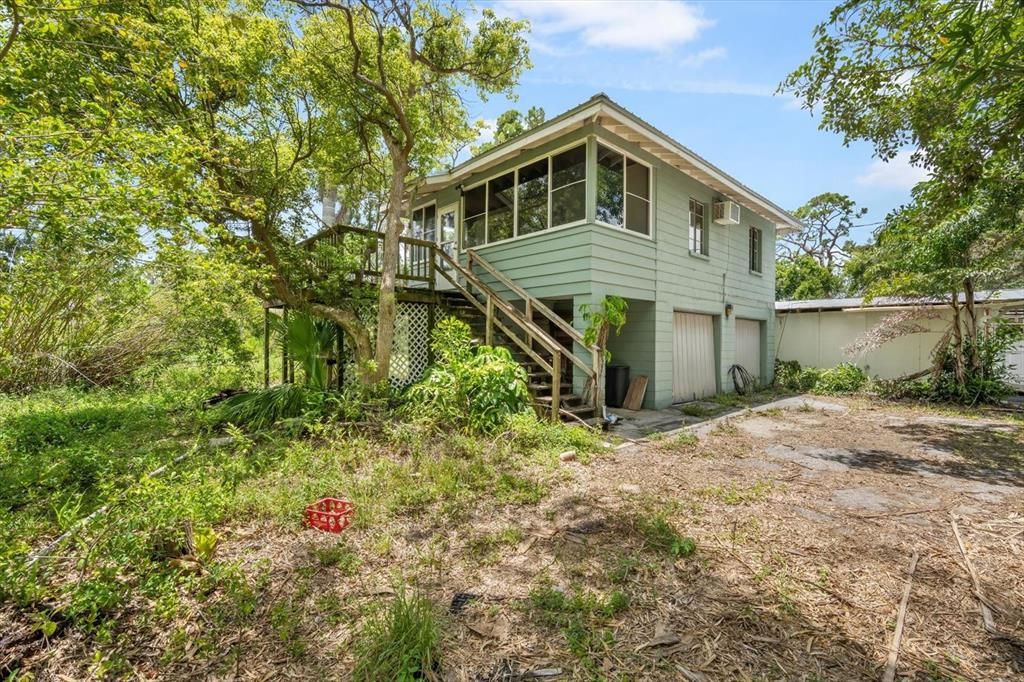 Backyard, Exterior