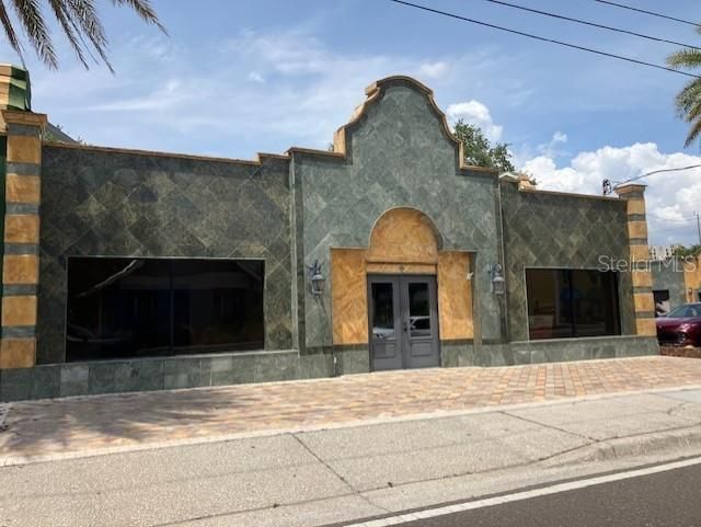 Exterior, Facade, Spanish Mediterranean