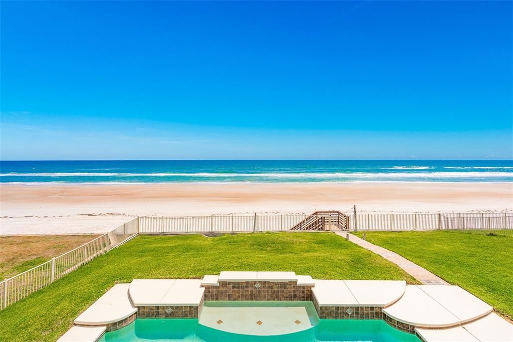 Exterior, Pool, Water
