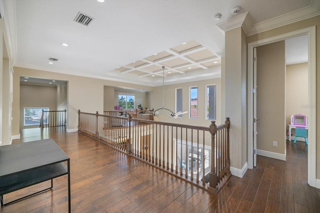 Interior, Recessed Lighting, Wood Texture Flooring