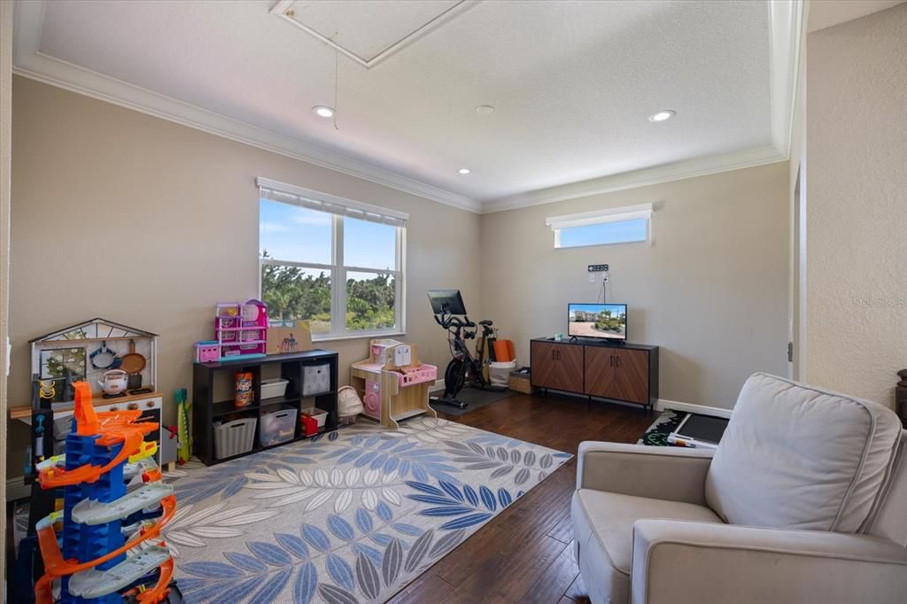 Interior, Recessed Lighting, Wood Texture Flooring
