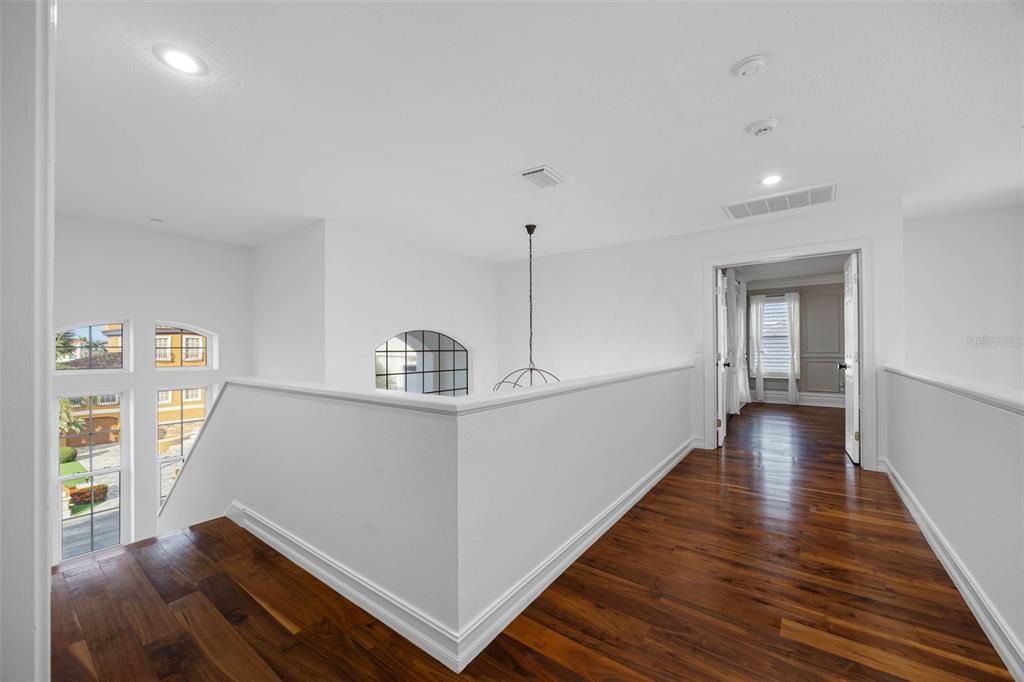 Interior, Pendant Lights, Recessed Lighting, Wood Texture Flooring