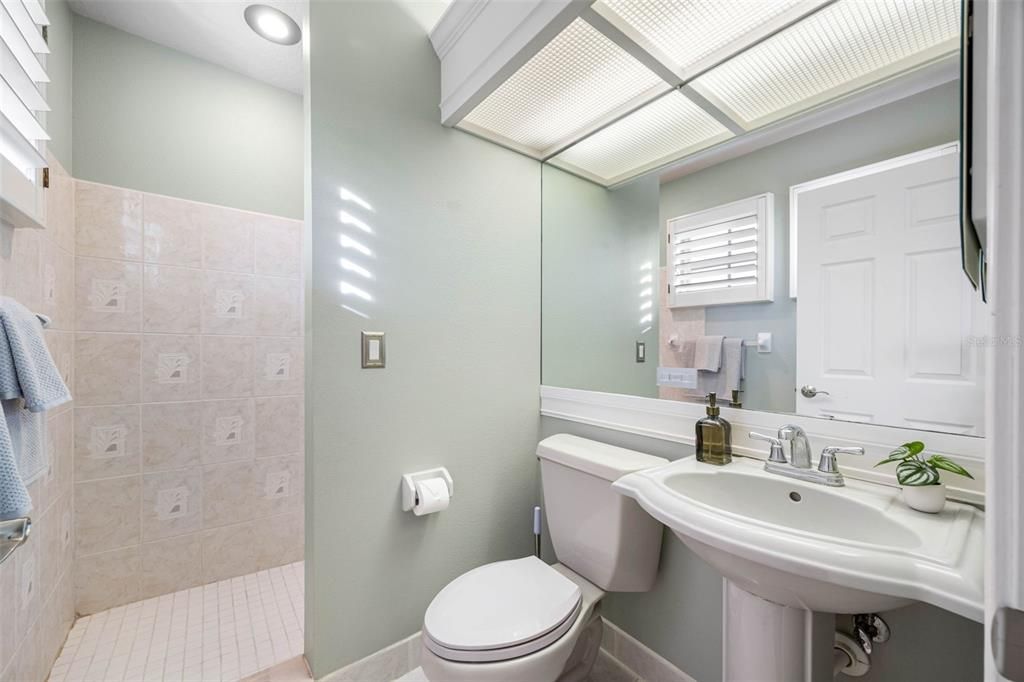 Bathroom, Interior, Recessed Lighting