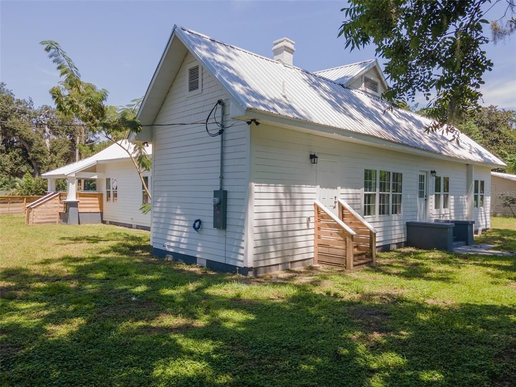 Backyard, Exterior