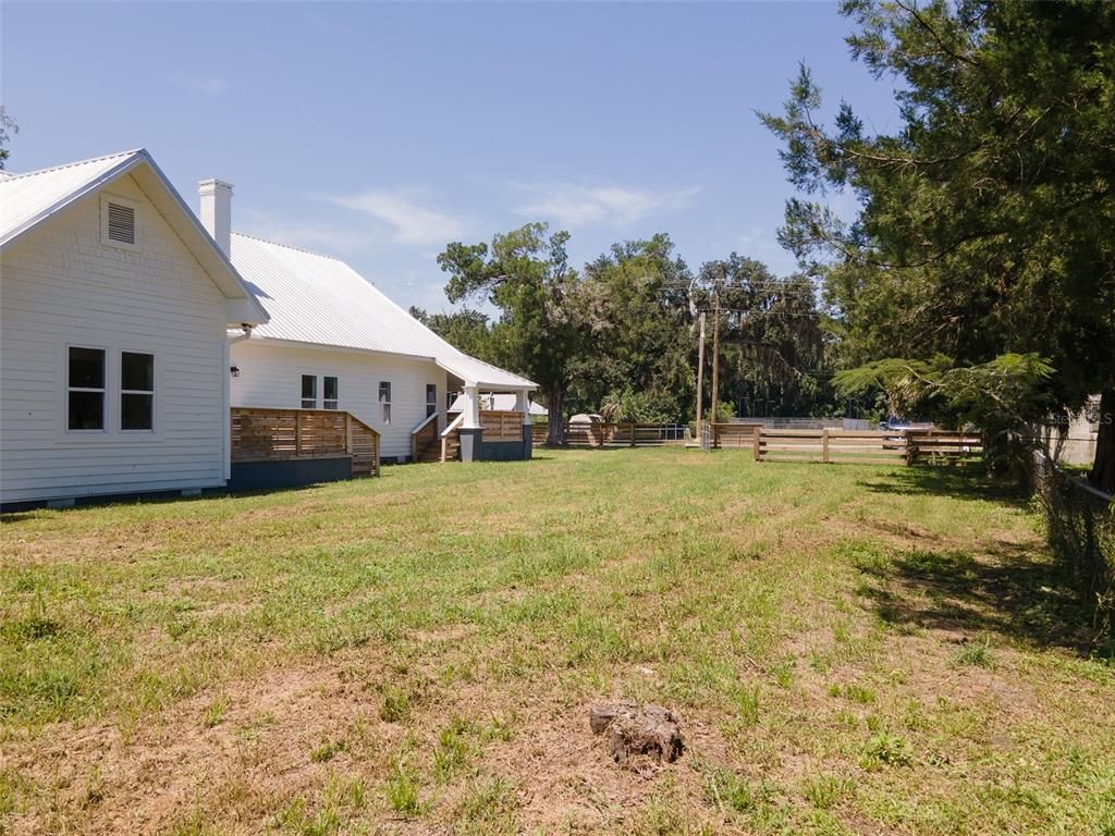 Backyard, Exterior