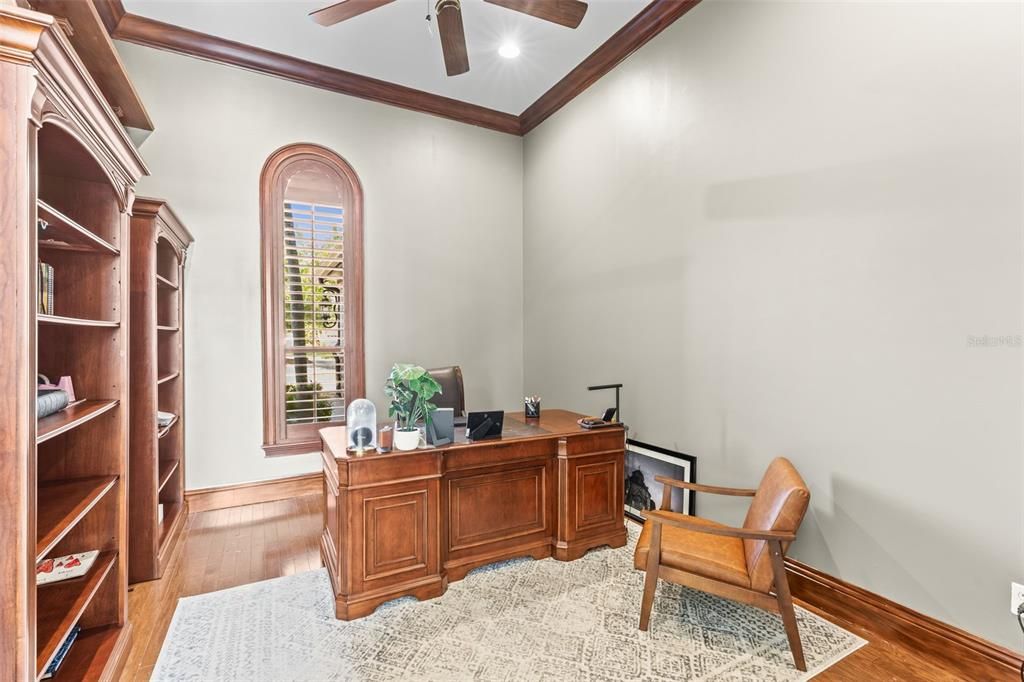 Home Office, Interior, Recessed Lighting, Wood Texture Flooring
