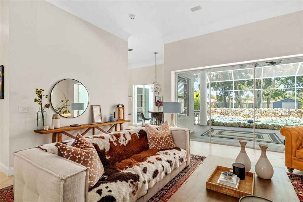 Dining room, Interior, Living room, Pendant Lights