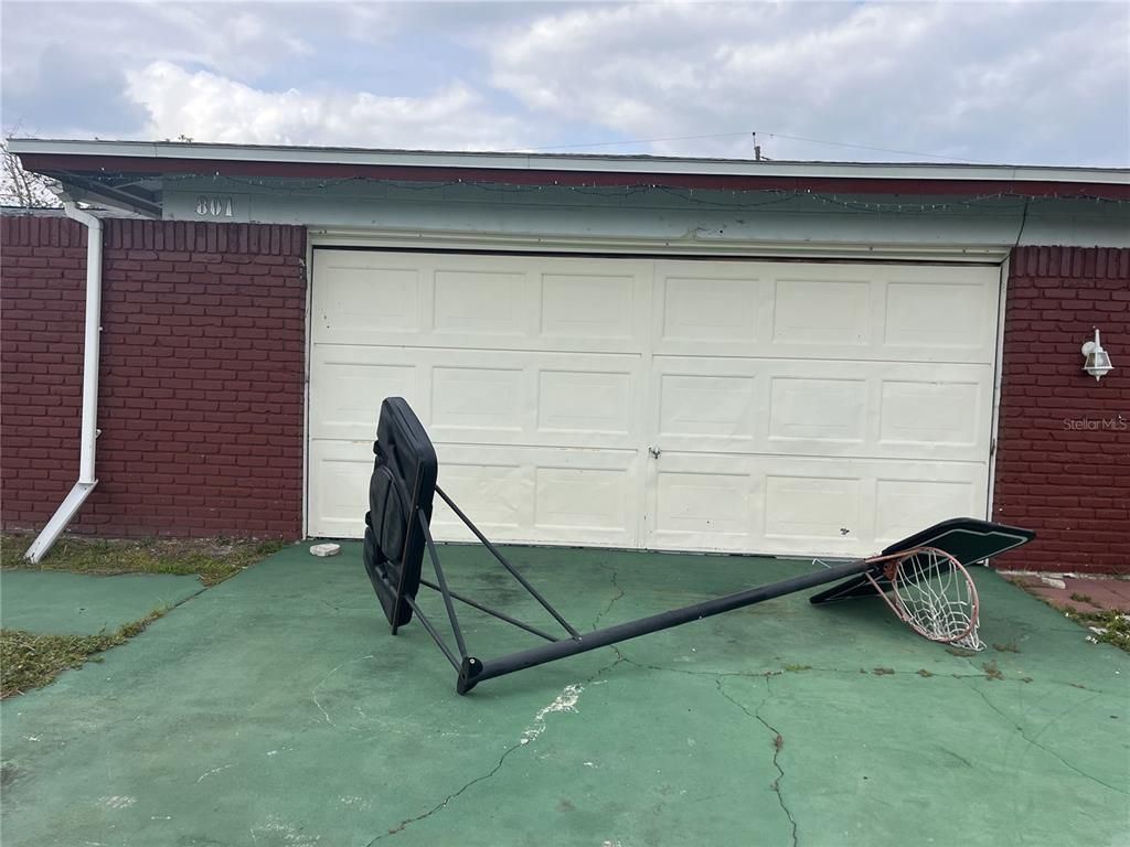 Detached Garage, Exterior