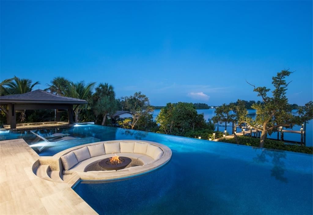 Exterior, Pool, Water