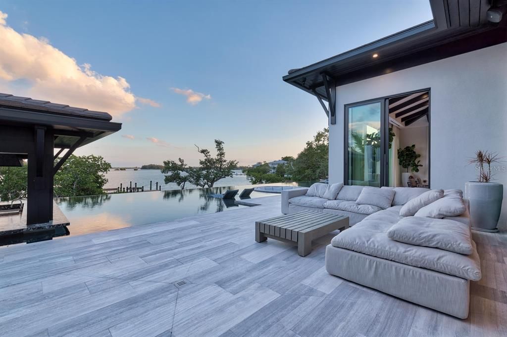 Exterior, Pool, Water