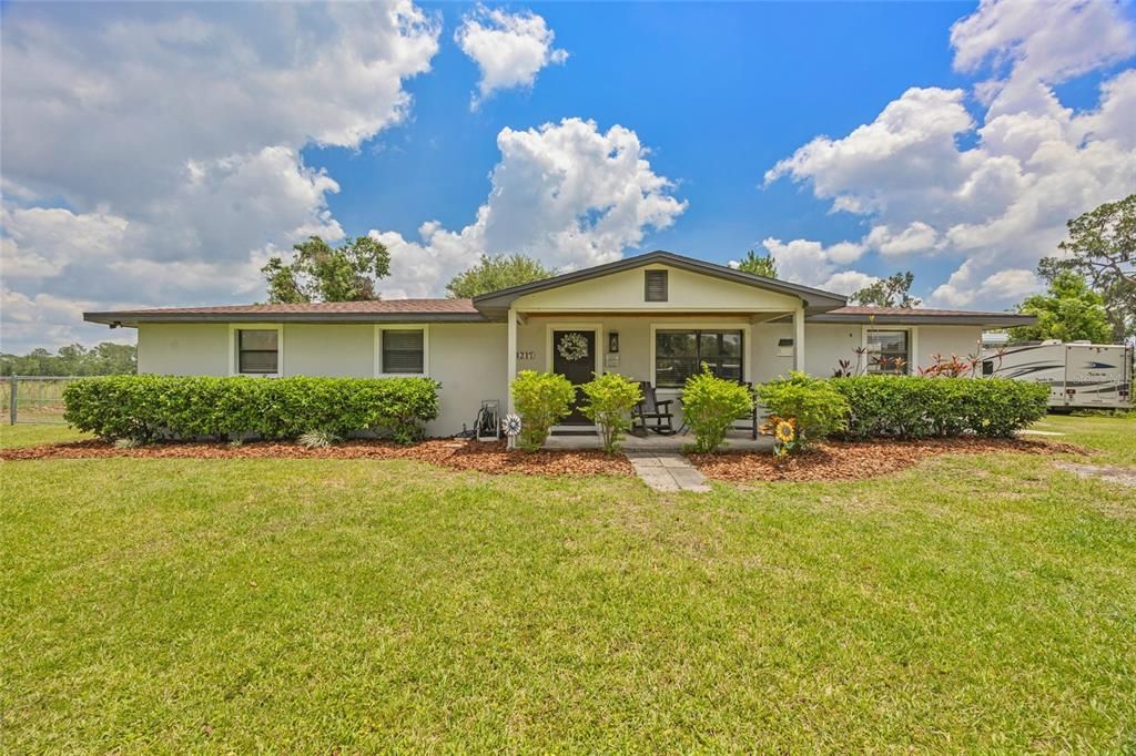 Backyard, Exterior, Facade, Ranch