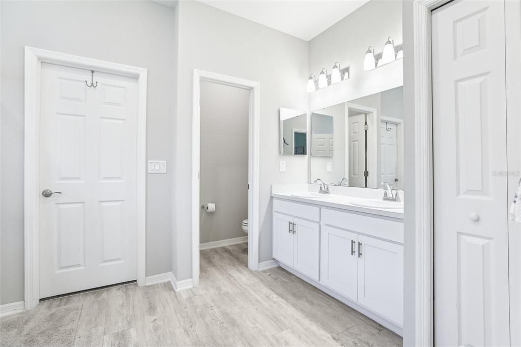 Bathroom, Dual Sink Vanities, Interior, Wood Texture Flooring