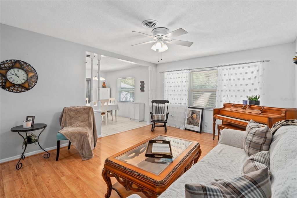 Interior, Living room, Pendant Lights, Piano, Wood Texture Flooring