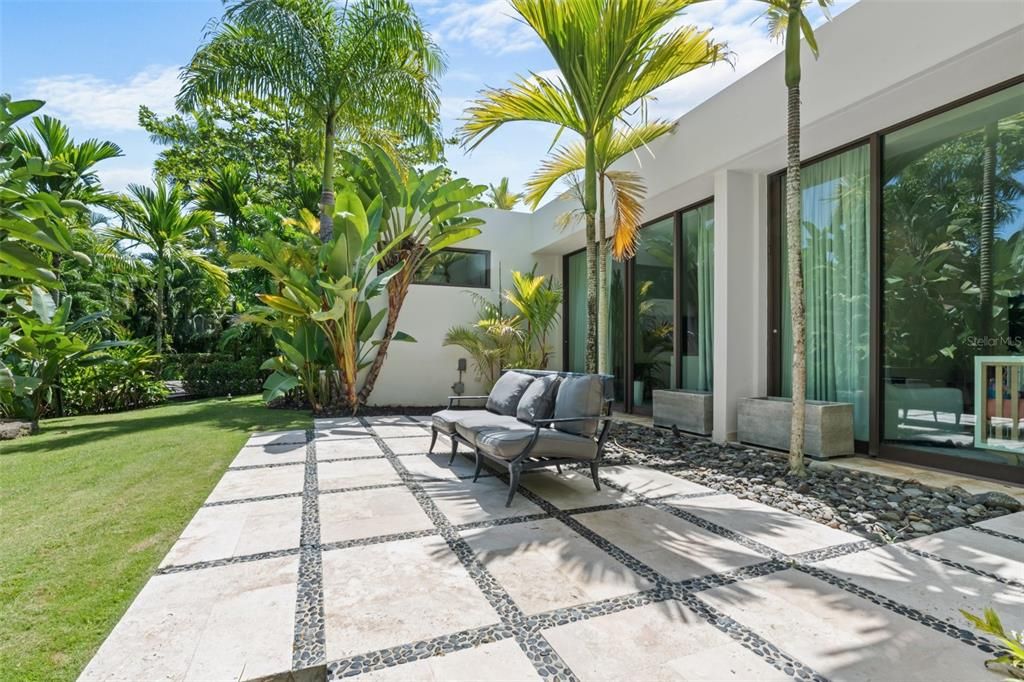 Backyard, Exterior
