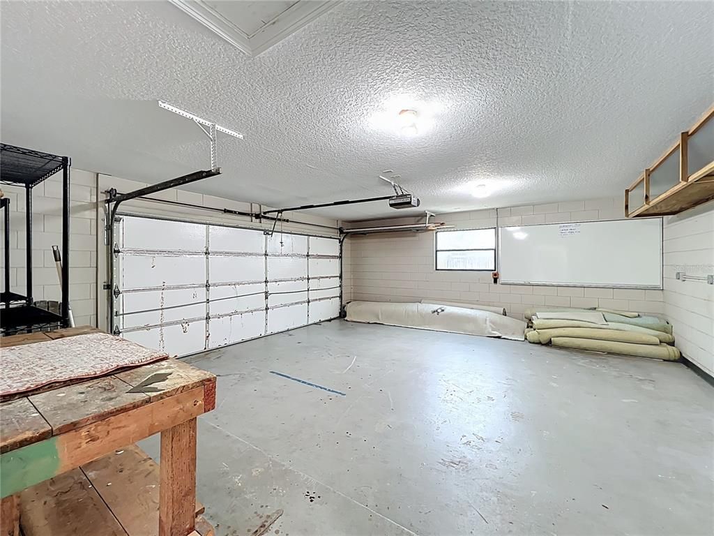 Garage, Interior
