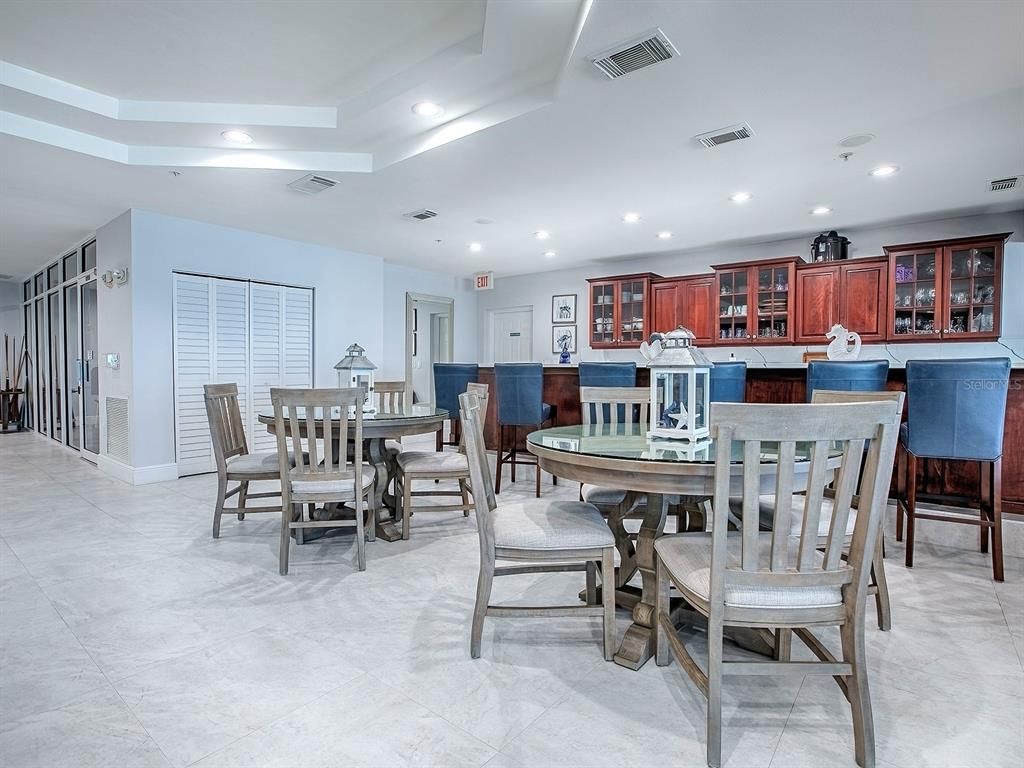 Dining room, Interior, Recessed Lighting