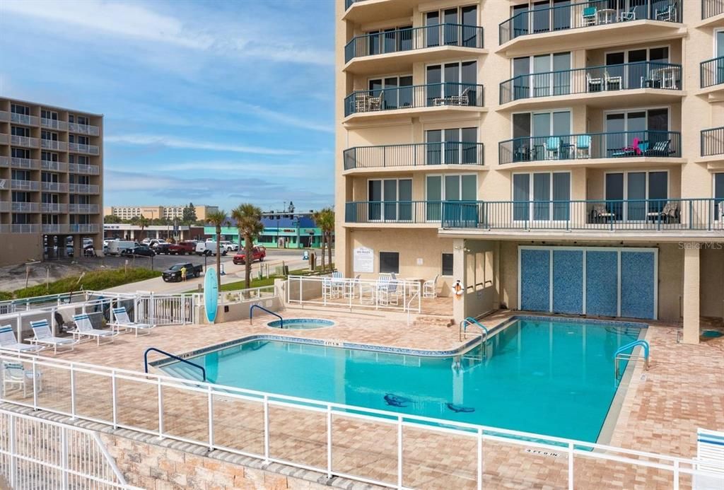 Exterior, Pool