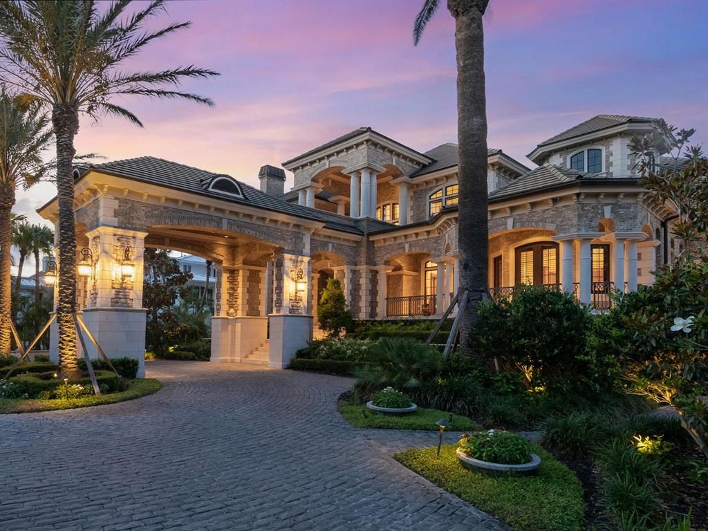 Exterior, Facade, Mediterranean