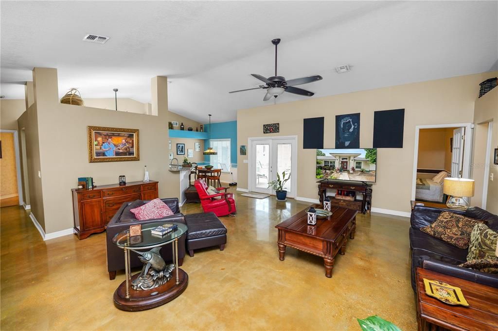 Dining room, Interior, Living room, Pendant Lights