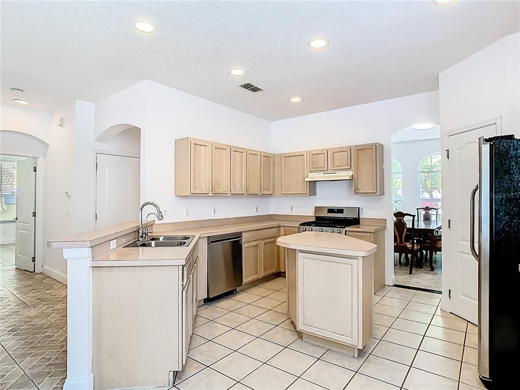 Dining room, Interior, Kitchen, Recessed Lighting, Stainless Steel Appliances