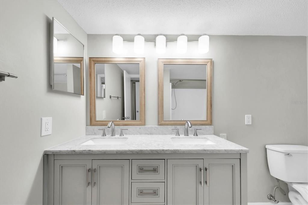 Bathroom, Dual Sink Vanities, Interior