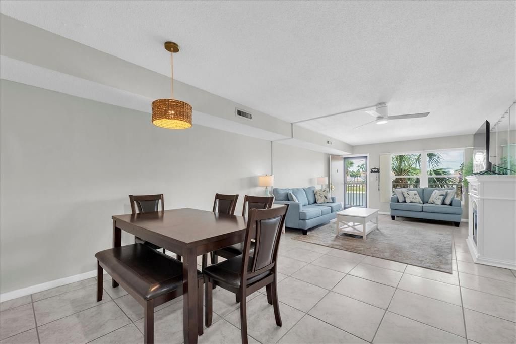 Dining room, Interior, Living room, Pendant Lights