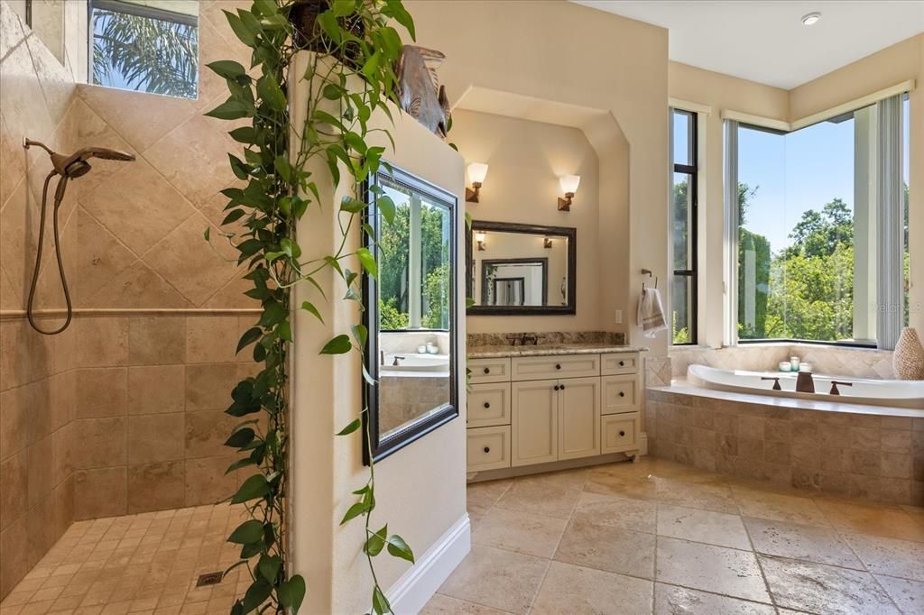Bathroom, Interior, Recessed Lighting