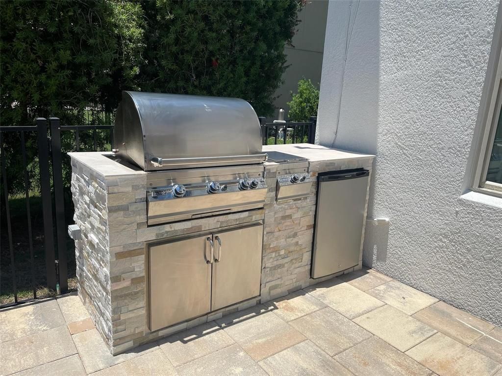 Exterior, Outdoor Kitchen