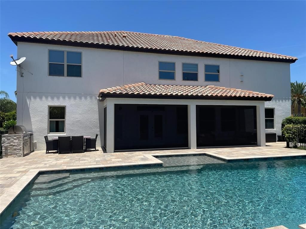 Exterior, Outdoor Kitchen, Pool