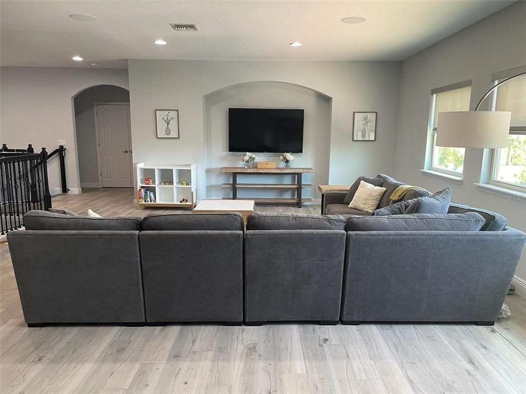 Interior, Living room, Recessed Lighting, Wood Texture Flooring