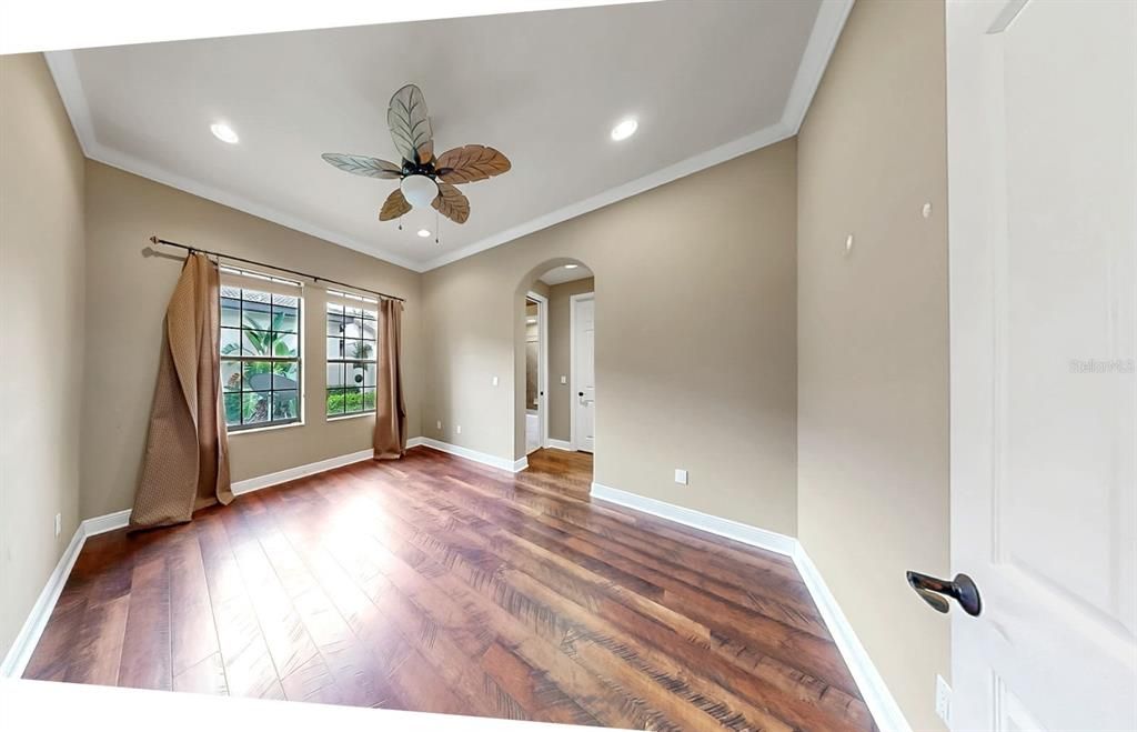 Empty room, Interior, Recessed Lighting, Wood Texture Flooring