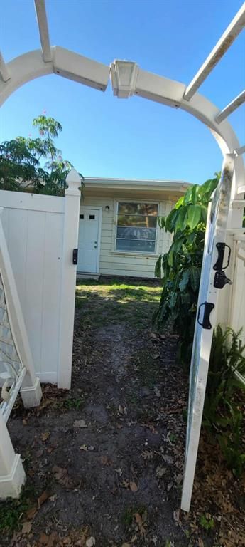 Backyard, Exterior