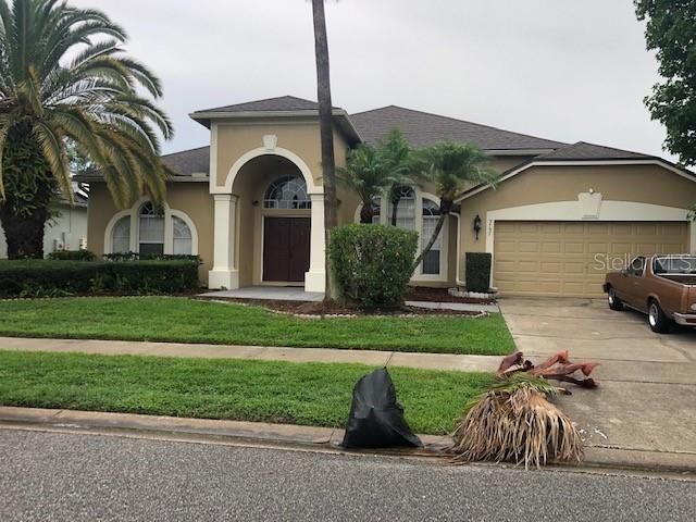 Attached, Exterior, Facade, Mediterranean