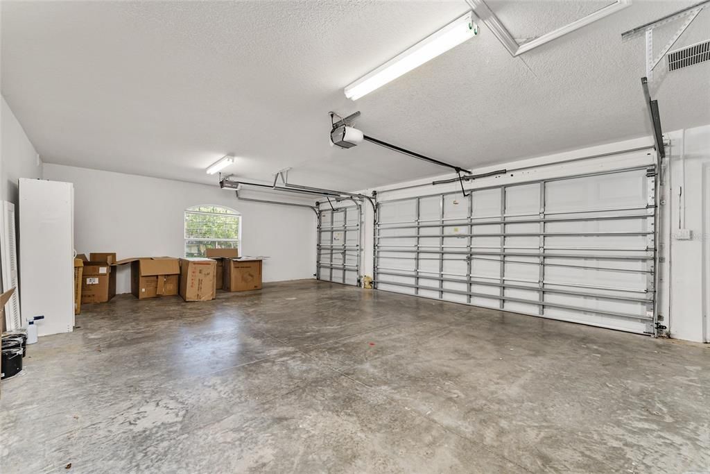 Garage, Interior