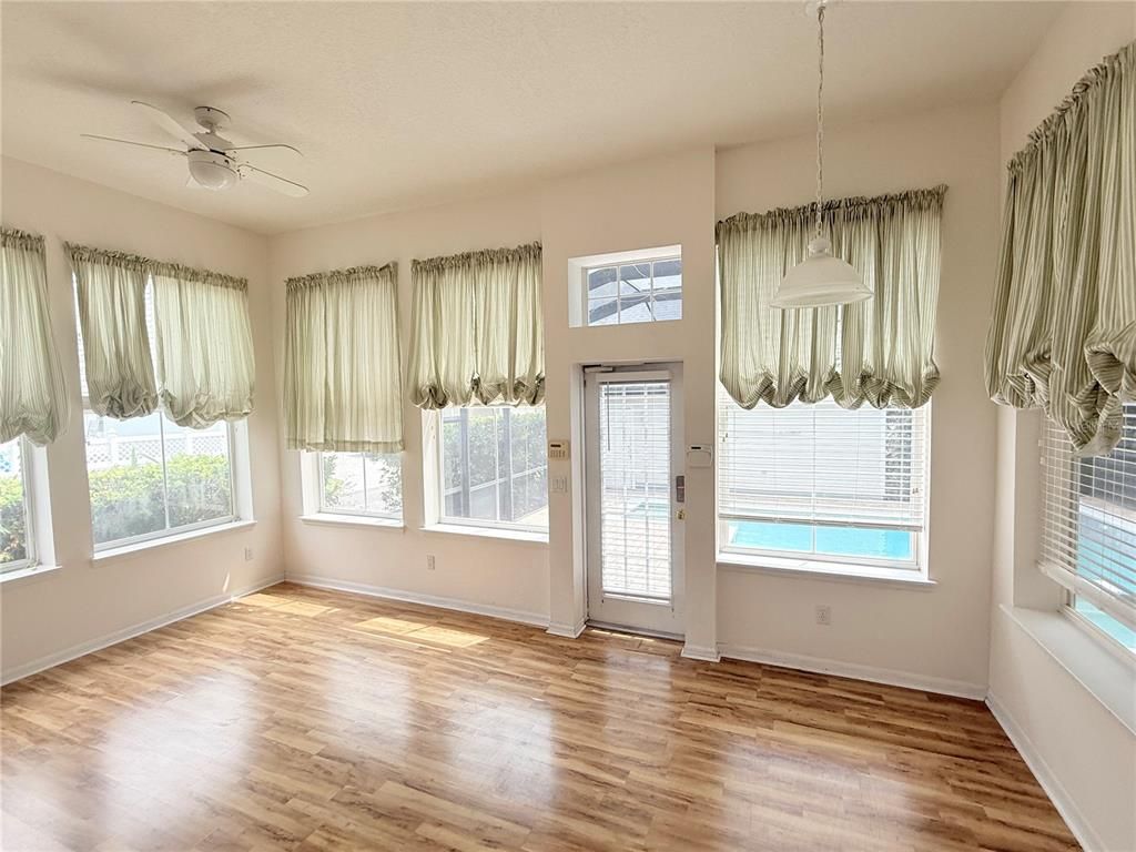 Empty room, Interior, Pendant Lights, Wood Texture Flooring